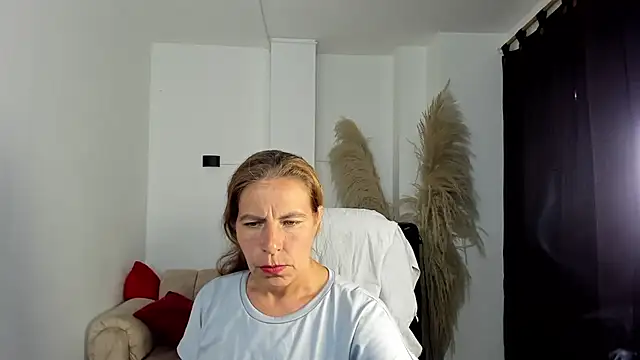 Milf karlye online show from 03/25/26, 01:17