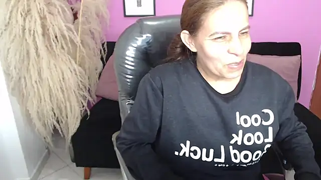 Snapshot of Milf_karlye chatting on 09/21/25, 02:17 Milf karlye online show from 09/21/25, 02:17