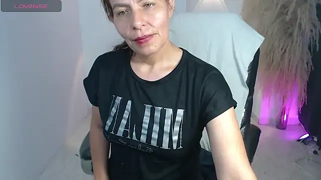 Milf karlye online show from 01/09/26, 04:30
