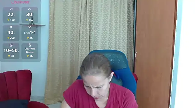 Snapshot of Milf_karlye chatting on 03/13/25, 01:32 Milf karlye online show from 03/13/25, 01:32