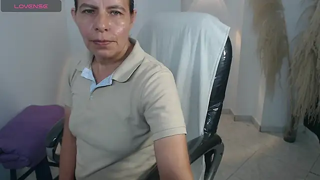 Milf karlye online show from 12/01/25, 03:07