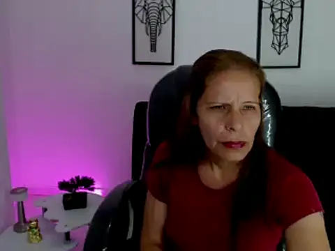 Snapshot of Milf_karlye chatting on 02/14/25, 05:30 Milf karlye online show from 02/14/25, 05:30