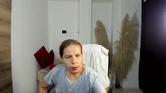 Milf karlye online show from 03/17/26, 02:25