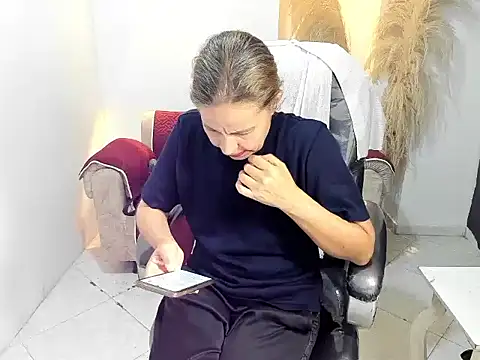 Milf karlye online show from 05/21/26, 01:36