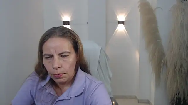 Milf karlye online show from 12/17/25, 02:49