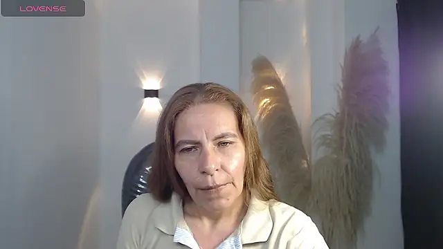 Milf karlye online show from 01/15/26, 01:31