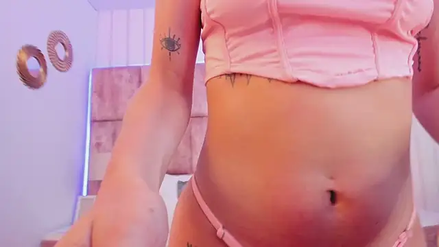 Snapshot of MonserratPeters chatting on 01/22/25, 07:56 MonserratPeters online show from 01/22/25, 07:56