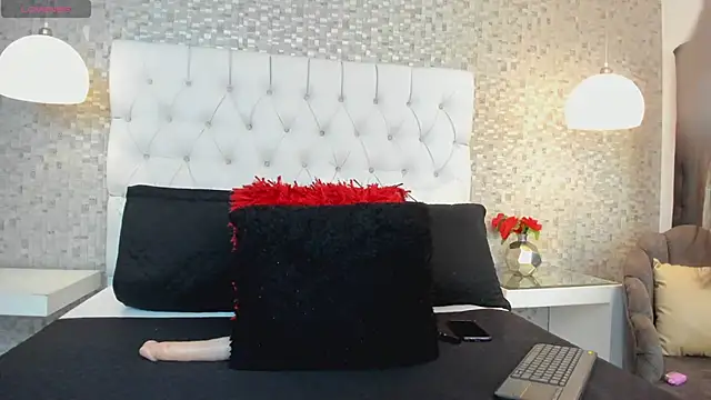 Snapshot of MonserratPeters chatting on 02/03/25, 08:13 MonserratPeters online show from 02/03/25, 08:13