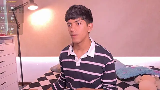 teobowny  online show from 02/17/26, 06:49