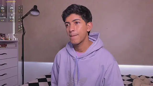 teobowny  online show from 11/18/25, 01:03