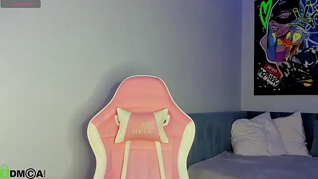 Jennifer Wadee online show from 12/23/25, 12:22