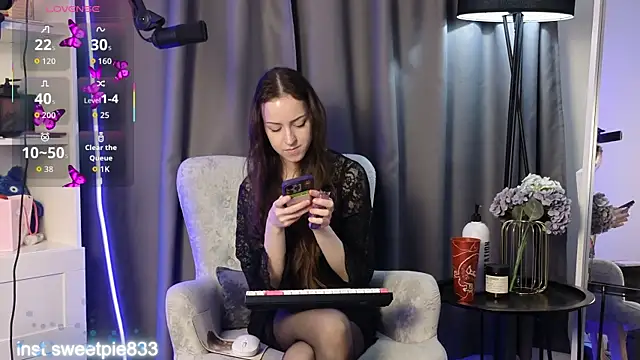 Snapshot of Anal_Girl_ chatting on 07/14/26, 05:19 Anal Girl online show from 07/14/26, 05:19