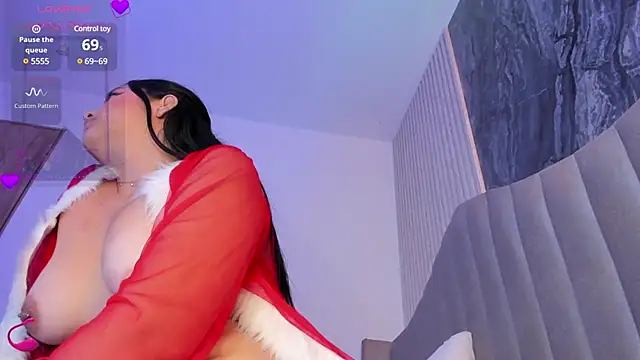 Snapshot of Zahra_lloydd chatting on 12/24/24, 10:55 Zahra lloydd online show from 12/24/24, 10:55