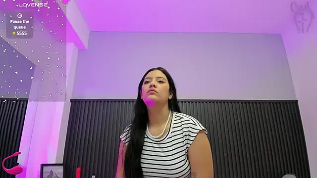 Snapshot of Zahra_lloydd chatting on 01/18/25, 11:43 Zahra lloydd online show from 01/18/25, 11:43