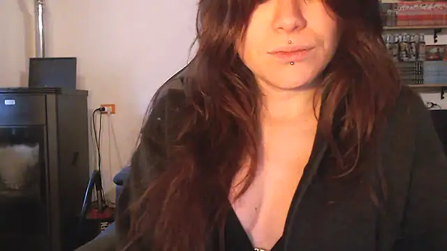 Snapshot of complicata_mente chatting on 02/11/25, 09:52 complicata mente online show from 02/11/25, 09:52