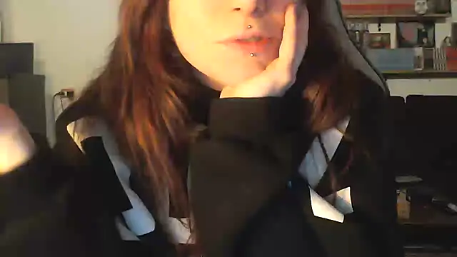 Snapshot of complicata_mente chatting on 01/31/25, 03:55 complicata mente online show from 01/31/25, 03:55
