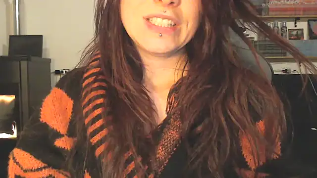 Snapshot of complicata_mente chatting on 03/16/25, 05:39 complicata mente online show from 03/16/25, 05:39