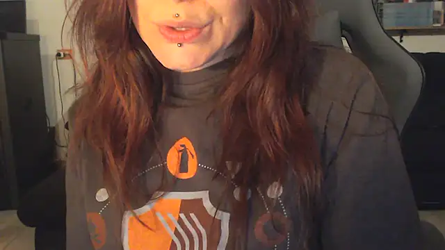 Snapshot of complicata_mente chatting on 02/24/25, 10:14 complicata mente online show from 02/24/25, 10:14