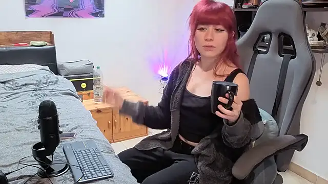 complicata mente online show from 10/29/25, 01:21