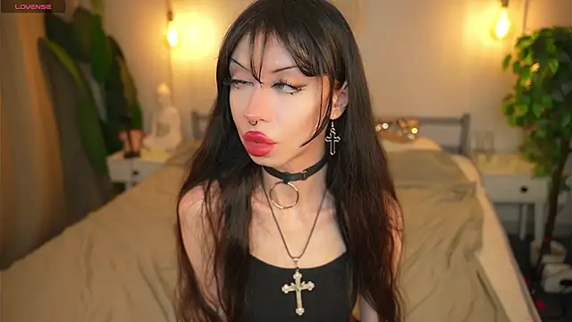 Devilsss toy online show from 12/01/25, 03:46