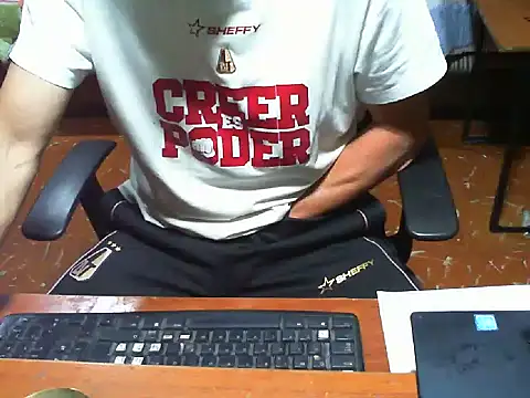 Roberto3102 online show from 12/20/25, 01:58