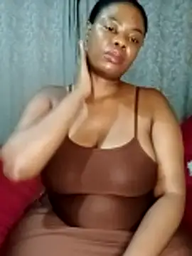 Snapshot of Luciouslips00 chatting on 11/09/25, 06:56 Luciouslips00 online show from 11/09/25, 06:56