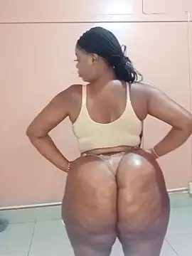 Snapshot of Luciouslips00 chatting on 03/21/26, 10:35 Luciouslips00 online show from 03/21/26, 10:35