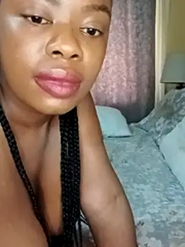 Snapshot of Luciouslips00 chatting on 11/28/25, 10:15 Luciouslips00 online show from 11/28/25, 10:15