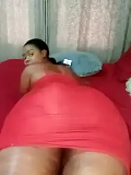 Snapshot of Luciouslips00 chatting on 11/06/25, 10:52 Luciouslips00 online show from 11/06/25, 10:52