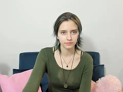 DevineNatalie online show from 12/30/24, 07:53