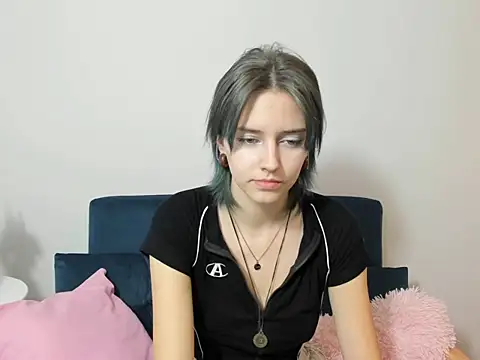 DevineNatalie online show from 12/10/24, 04:17