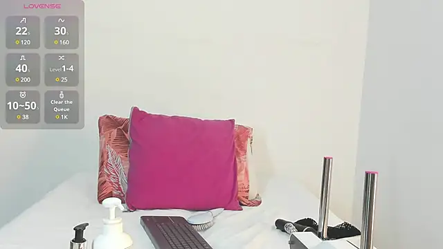 Snapshot of mara_clob chatting on 02/17/25, 06:17 mara clob online show from 02/17/25, 06:17