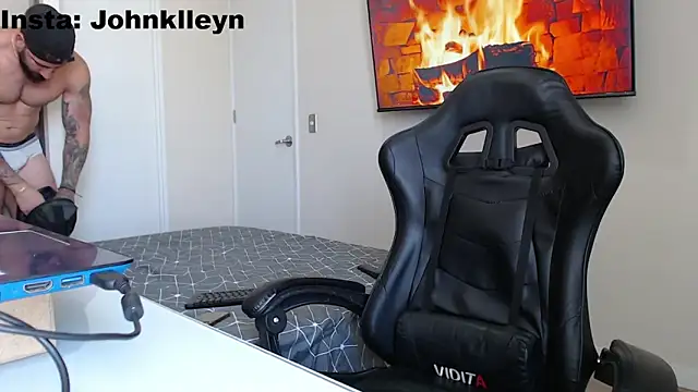 jonhklleyn online show from 12/18/25, 07:07