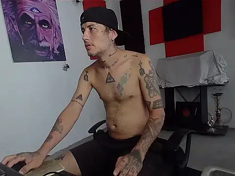 Snapshot of patrik_tattoo_ chatting on 04/26/26, 05:32 patrik tattoo online show from 04/26/26, 05:32