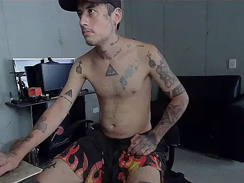 Snapshot of patrik_tattoo_ chatting on 03/22/26, 06:09 patrik tattoo online show from 03/22/26, 06:09