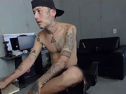 Snapshot of patrik_tattoo_ chatting on 02/20/26, 03:25 patrik tattoo online show from 02/20/26, 03:25