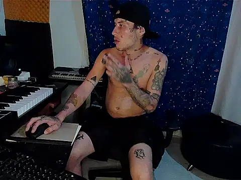 Snapshot of patrik_tattoo_ chatting on 03/19/25, 03:30 patrik tattoo online show from 03/19/25, 03:30