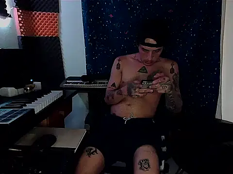 Snapshot of patrik_tattoo_ chatting on 02/25/25, 11:04 patrik tattoo online show from 02/25/25, 11:04