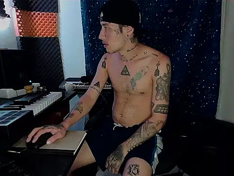 Snapshot of patrik_tattoo_ chatting on 02/26/25, 03:35 patrik tattoo online show from 02/26/25, 03:35