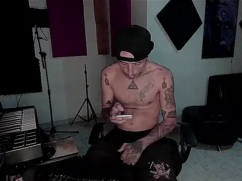 Snapshot of patrik_tattoo_ chatting on 11/24/25, 02:11 patrik tattoo online show from 11/24/25, 02:11