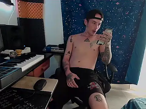 Snapshot of patrik_tattoo_ chatting on 03/05/25, 08:00 patrik tattoo online show from 03/05/25, 08:00