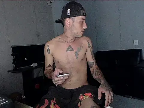 Snapshot of patrik_tattoo_ chatting on 02/16/26, 05:06 patrik tattoo online show from 02/16/26, 05:06