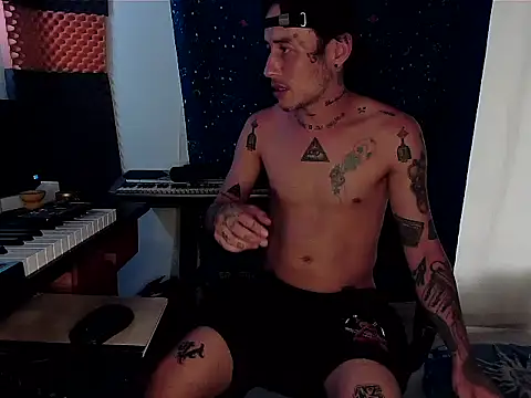 Snapshot of patrik_tattoo_ chatting on 03/04/25, 10:27 patrik tattoo online show from 03/04/25, 10:27