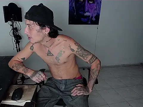 Snapshot of patrik_tattoo_ chatting on 10/18/25, 03:08 patrik tattoo online show from 10/18/25, 03:08