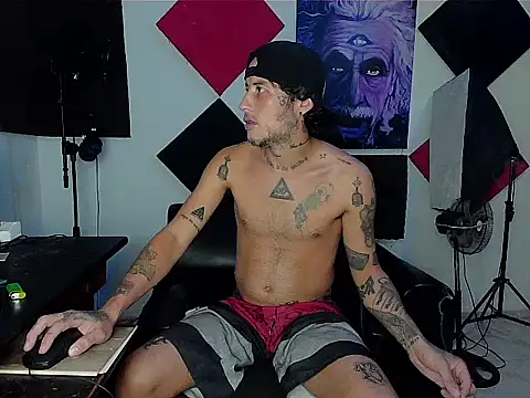 Snapshot of patrik_tattoo_ chatting on 09/24/25, 03:13 patrik tattoo online show from 09/24/25, 03:13