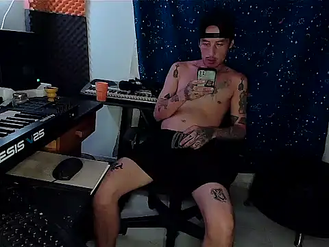 Snapshot of patrik_tattoo_ chatting on 03/13/25, 02:38 patrik tattoo online show from 03/13/25, 02:38