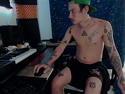 Snapshot of patrik_tattoo_ chatting on 03/02/25, 02:58 patrik tattoo online show from 03/02/25, 02:58