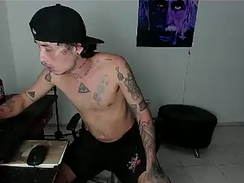 Snapshot of patrik_tattoo_ chatting on 10/19/25, 06:49 patrik tattoo online show from 10/19/25, 06:49