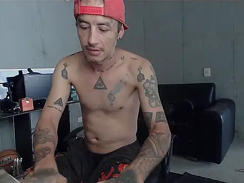 Snapshot of patrik_tattoo_ chatting on 04/08/26, 05:14 patrik tattoo online show from 04/08/26, 05:14