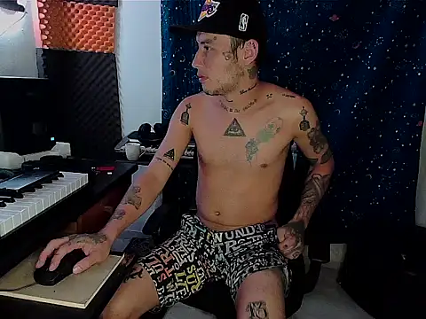 Snapshot of patrik_tattoo_ chatting on 02/12/25, 04:44 patrik tattoo online show from 02/12/25, 04:44